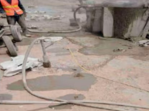 玉环水泥混凝土路面板底注浆技术 路面脱空注浆整治方案